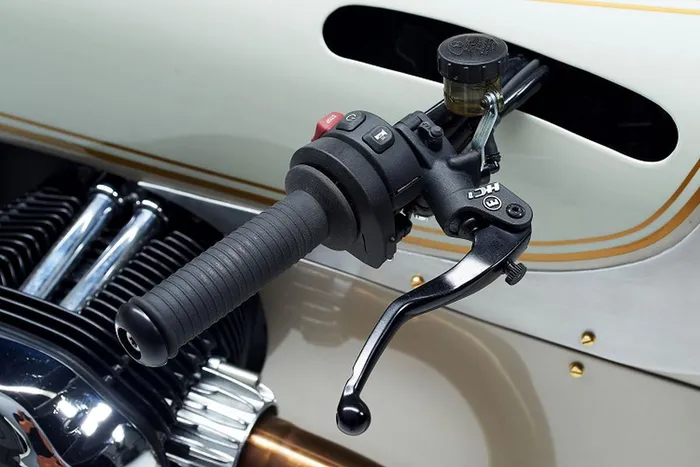 Ngắm BMW R 18 Crown 'kịch độc' kỷ niệm 100 năm BMW Motorrad