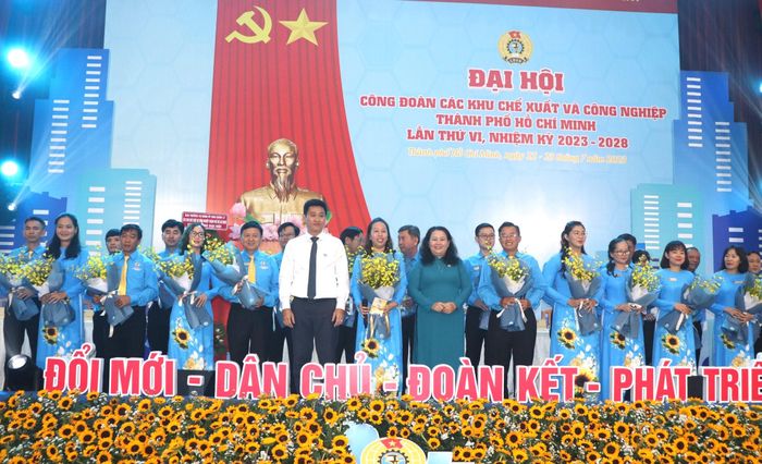 Ban chấp hành Công đoàn các KCX-KCN thành phố ra mắt đại hội