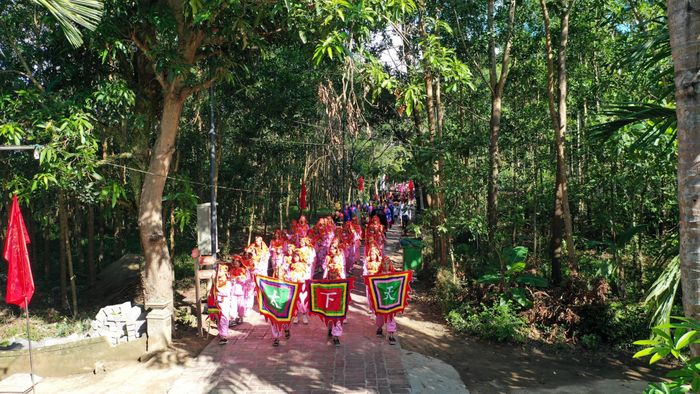 Năm nay, ngày hội “Hương xưa làng cổ” được tổ chức nằm trong khuôn khổ các hoạt động hưởng ứng Festival Huế bốn mùa năm 2023, với 3 phần chính: phần lễ, phần hội và tham quan du lịch.