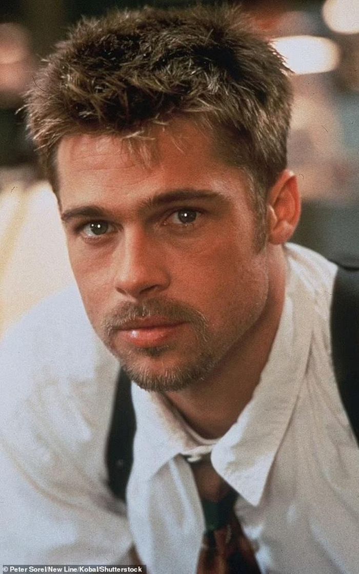 Brad Pitt trong chân dung thám tử điều tra tội phạm trong phim kinh dị tội phạm "Seven" (ảnh năm 1995)