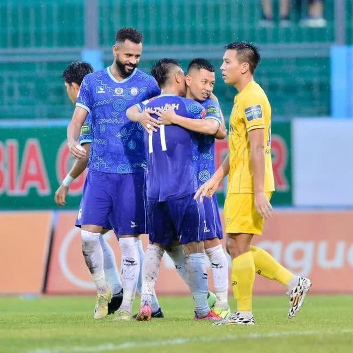 SLNA bất ngờ để thua 1-3 trên sân của Khánh Hòa (Ảnh: Khánh Hòa FC)