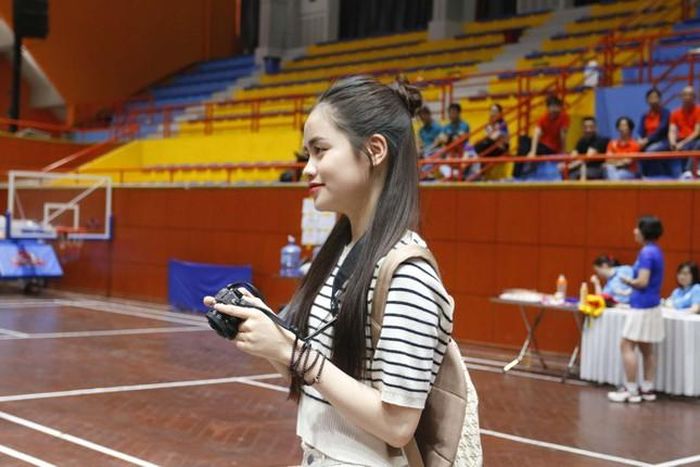 Ngọc Anh công tác tại Ban Truyền thông - Tổng công ty Điện lực TP. Hà Nội.