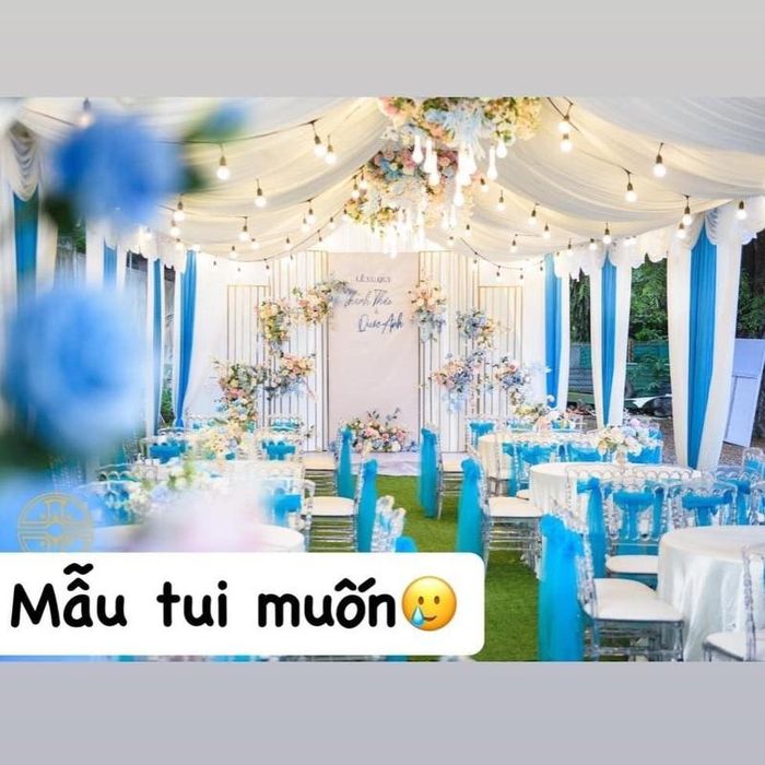 Thế nhưng xem được ngày đẹp thiên thời địa lợi là thế nhưng cô dâu dưới đây lại gặp ngay “nhân không hòa” khi thuê đơn vị trang trí và tổ chức không như mong muốn. Ảnh: Trịnh Thương
