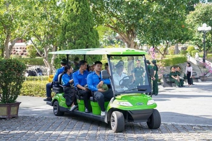 Chiếc xe được Tập đoàn TNG tặng cho nghĩa trang quốc gia Đường 9 vào năm 2022.