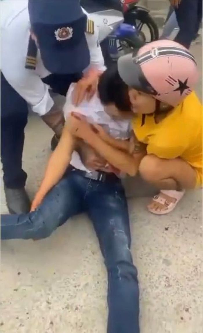 Anh Vũ bị đâm ở bụng rồi tử vong sau đó.