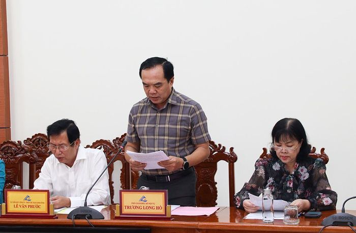 Lãnh đạo Sở Nội vụ An Giang thông qua báo cáo phục vụ kiểm tra