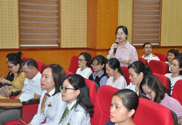 Đại diện doanh nghiệp Hàn Quốc phát biểu ý kiến tại hội nghị.