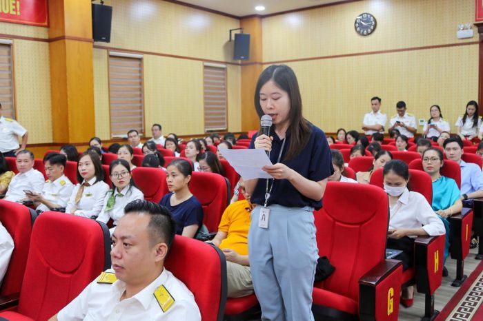  Đại diện doanh nghiệp Hàn Quốc phát biểu ý kiến tại hội nghị 