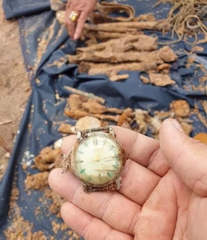 Đến nay, ông Giang đã tìm và thông báo phần mộ trong nghĩa trang và ngoài rừng của hơn 1.500 liệt sĩ, đồng thời hỗ trợ gia đình đồng đội đến tận nơi nhận mộ
