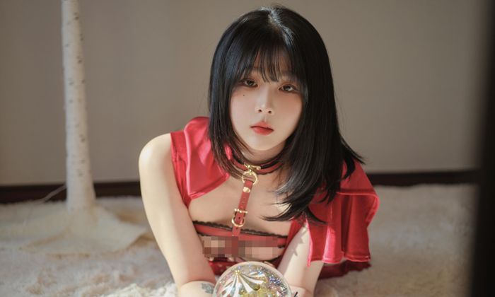 Jang Joo là người mẫu 18+ có tiếng ở Hàn Quốc. 