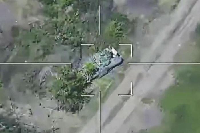 UAV Nga phát hiện xe Bradley Ukraine. Ảnh: Voenhronika.ru