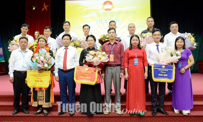 Các thi sinh đoạt giải trong Hội thi cán bộ mặt trận cơ sở giỏi huyện Lâm Bình năm 2023.