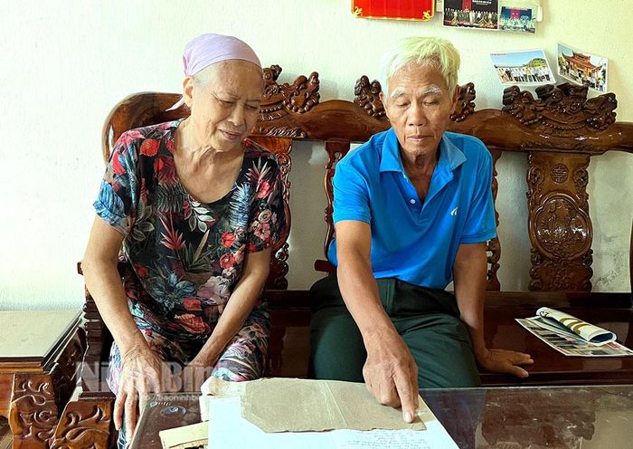 Những kỷ vật chiến trường vẫn được Cựu chiến binh Bùi Đình Chiến và vợ giữ gìn cẩn thận.