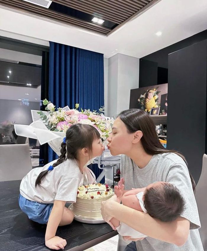 Đàm Thu Trang - bà xã Cường Đô La hạnh phúc đăng ảnh kỉ niệm 4 năm tình yêu của hai vợ chồng