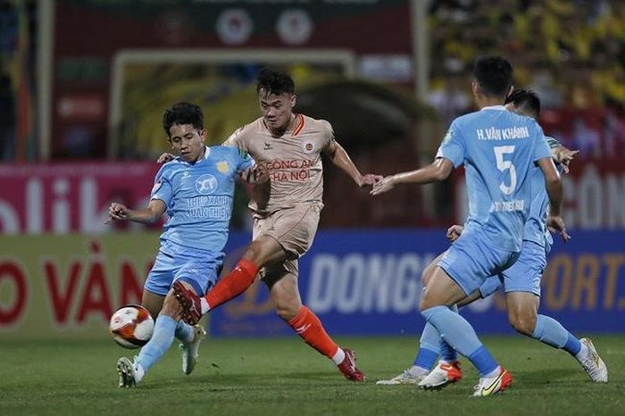 Xuân Nam từng ghi bàn giúp CAHN thắng Nam Định 4-0 ở V-League, nhưng ở Cúp QG, đội bóng ngành Công An đã phải dừng bước trước Nam Định tại tứ kết sau loạt luân lưu. Ảnh: VPF