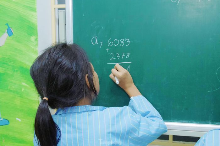 Thời gian của mỗi buổi học thường không kéo dài, vừa tạo tâm lý thoải mái, vừa đảm bảo sức khỏe và thời gian điều trị cho các em.