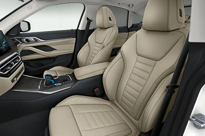 Bộ đôi xe điện hạng sang BMW ra mắt khách Việt