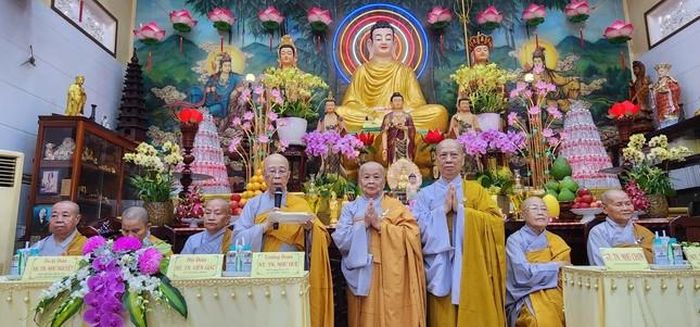 Phân ban Ni giới T.Ư, TP.HCM thăm, sách tấn hành giả tại hạ trường chùa Bồ Đề Lan Nhã