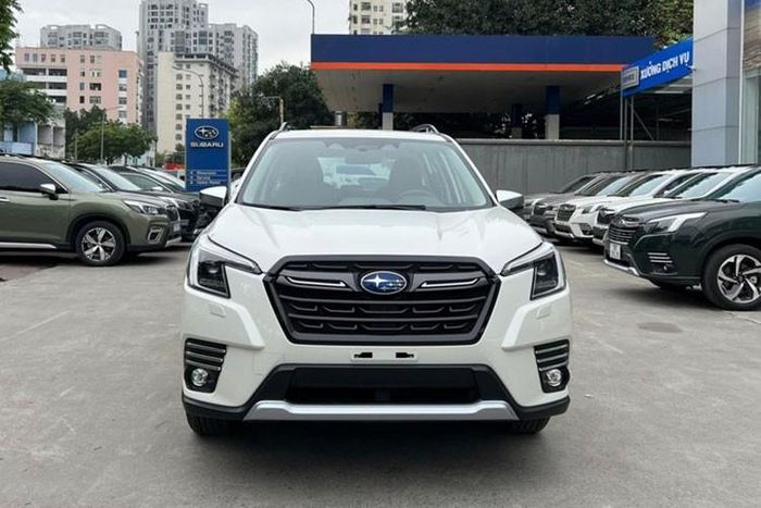 Sau ưu đãi, giá xe Subaru Forester trở về mức khởi điểm, từ 799 triệu đồng, tiếp tục lập đáy mới sau kỳ giảm giá kỷ lục hồi tháng 6/2023. 