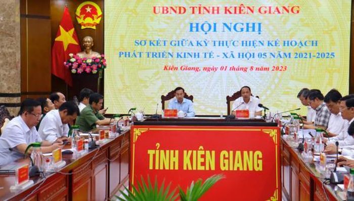 Chủ tịch UBND tỉnh Kiên Giang Lâm Minh Thành phát biểu chỉ đạo tại Hội nghị