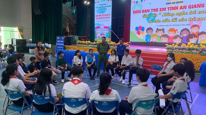 Diễn đàn trẻ em cấp tỉnh, thảo luận các nhóm chủ đề liên quan đến an toàn cho trẻ hiện nay