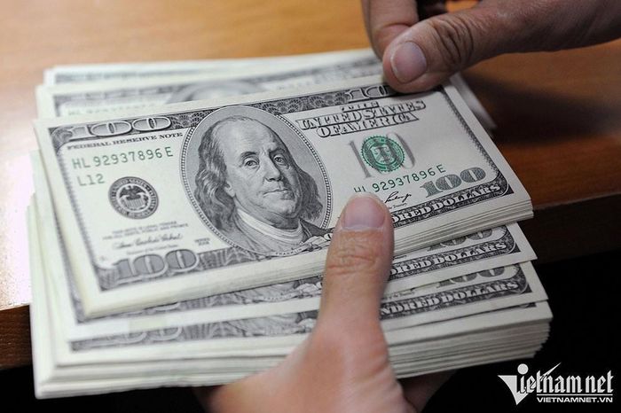 Giá USD bật tăng (Ảnh: Hoàng Hà)