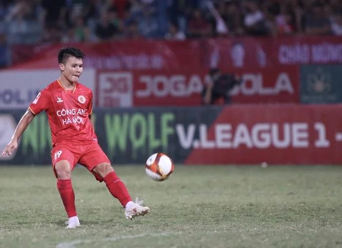 Thời gian mùa giải này không còn nhiều để Quang Hải thể hiện phẩm chất ngôi sao. Ảnh: Hoàng Linh