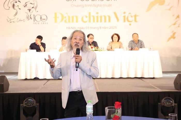 Họa sĩ Văn Thao - con trai nhạc sĩ Văn Cao chia sẻ tại buổi ra mắt chương trình