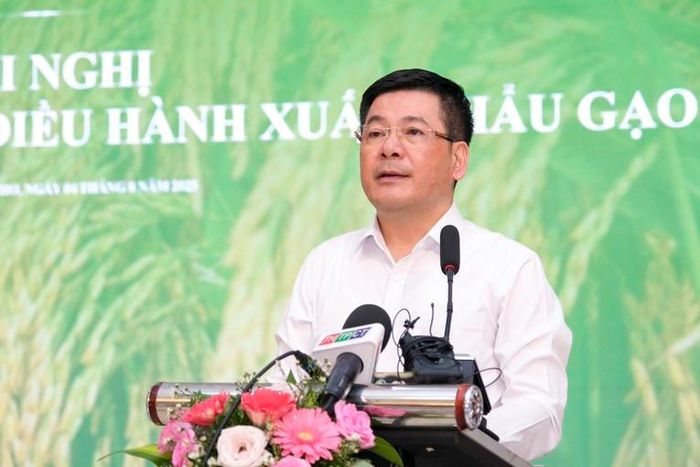 “Việc tận dụng thời cơ về giá để đẩy mạnh sản xuất, xuất khẩu gạo, khai thác thị trường truyền thống và mở rộng thị trường tiềm năng cần khẩn trương, nhưng gắn với đó phải giữ được thương hiệu gạo đã xây dựng thời gian qua, đồng thời đảm bảo giữ vững an ninh lương thực quốc gia”.