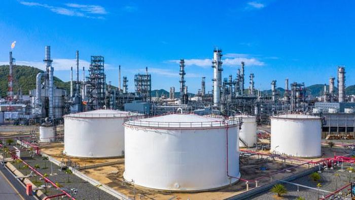 Giá dầu tăng hơn 14% trong tháng 7. Ảnh: AP