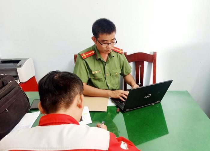 Cơ quan Công an làm việc với ông L.T.S.