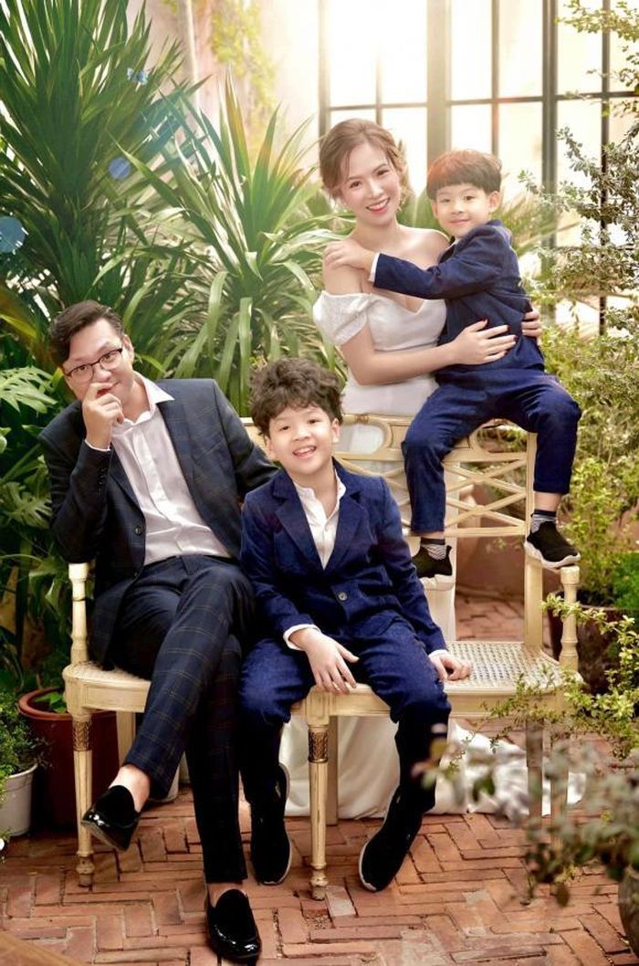 Gia đình hạnh phúc của MC Đan Lê.