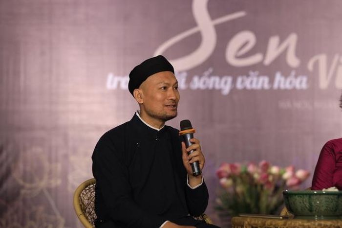 TS Trần Hậu Yên Thế nhận định, các triết gia đạo Bà-la-môn đã lựa chọn sen làm biểu tượng cho sự an nhiên và bất nhiễm của hành giả trong thế giới vật chất