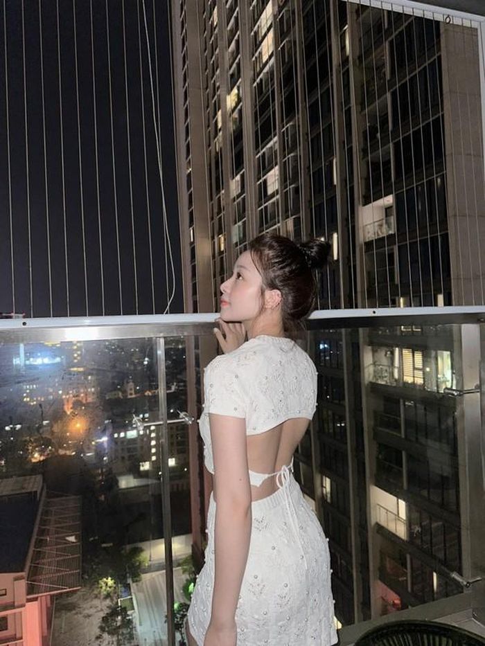 Trên mạng xã hội, Nhật Linh chủ yếu chia sẻ những hình ảnh liên quan đến chồng con.