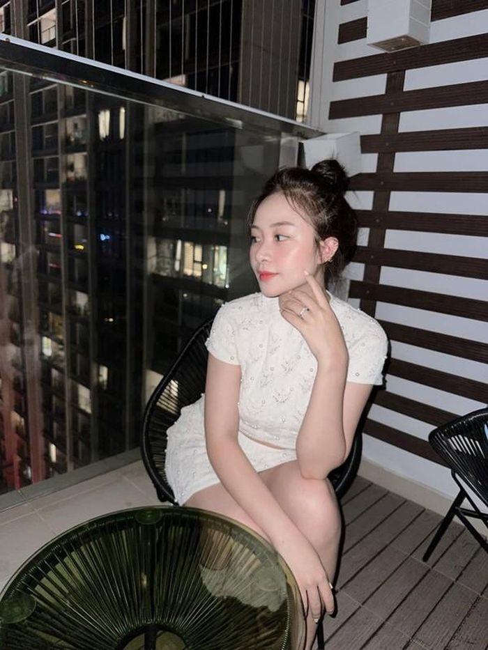 Cô nàng kết hôn với Văn Đức vào năm 2020. Trong 3 năm, Võ Nhật Linh hạ sinh 2 người con.