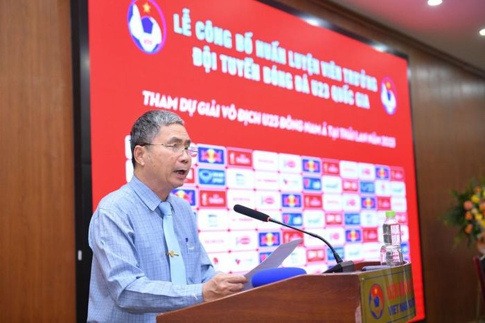 Ông Dương Nghiệp Khôi, Tổng thư ký Liên đoàn Bóng đá Việt Nam (VFF) phát biểu.