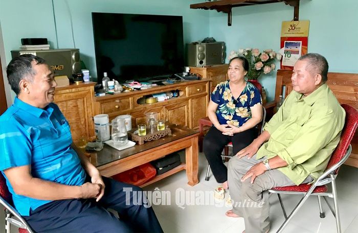 Lãnh đạo Hội Nạn nhân chất độc da cam/dioxin thành phố Tuyên Quang thường xuyên quan tâm, thăm hỏi tình hình đời sống hội viên.