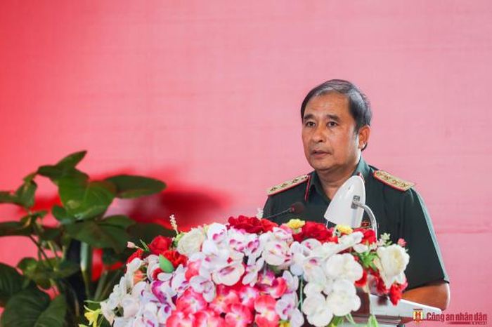 Thượng tướng Phùng Sĩ Tấn phát biểu tại buổi lễ.