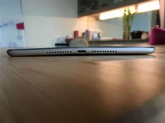 Có nhiều nguyên nhân khiến iPad bị cong vênh dù không va đập
