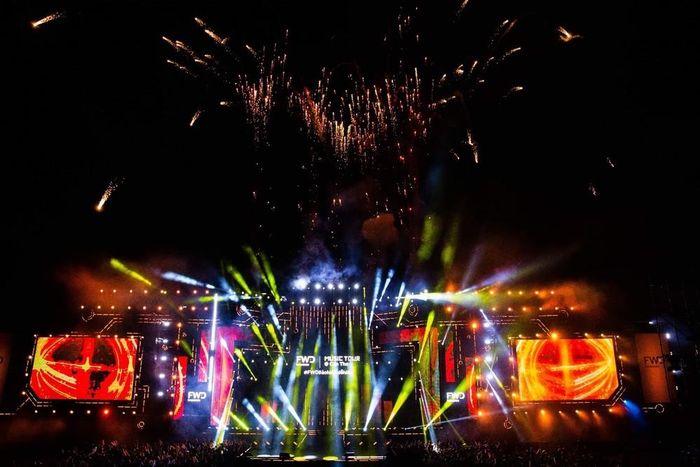 Độ chịu chi và “chịu chơi” của FWD Music Fest là điều không thể bàn cãi qua sự đầu tư khủng của từng năm.