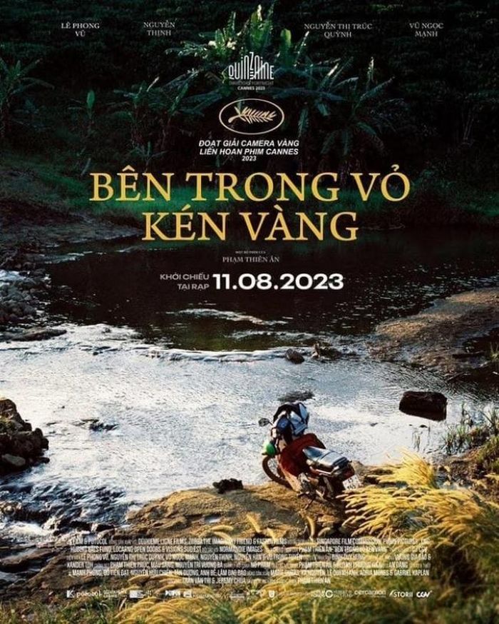 Poster phim “Bên trong vỏ kén vàng” tại Việt Nam