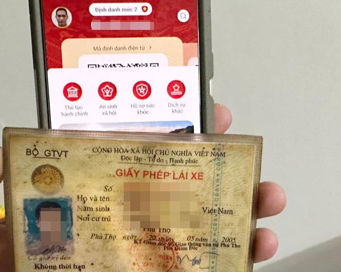Hiện nay, trên ứng dụng VNeID, nhiều công dân chưa thể tích hợp giấy phép lái xe mô tô. Ảnh: ĐỖ TRUNG