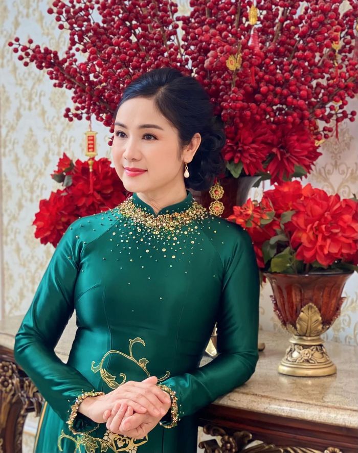Người đẹp "lá ngọc cành vàng" vẫn giữ được nét thanh xuân hiếm có.