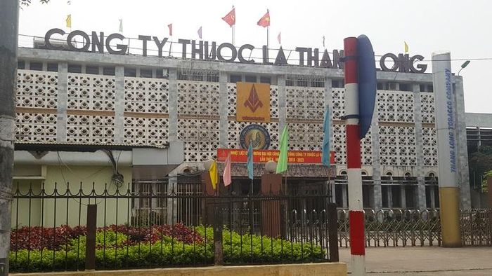 Công ty TNHH Một thành viên Thuốc lá Thăng Long tại 235 Nguyễn Trãi - một trong chín cơ sở nhà đất phải di dời. (Ảnh internet)
