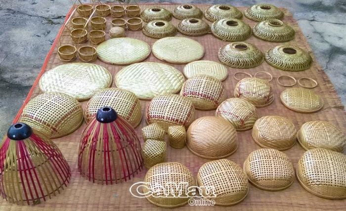  Các vật dụng quen thuộc sử dụng trong gia đình được làm từ trúc, đây là sản phẩm từ thiên nhiên, an toàn nên hiện nay được người tiêu dùng rất ưa chuộng.