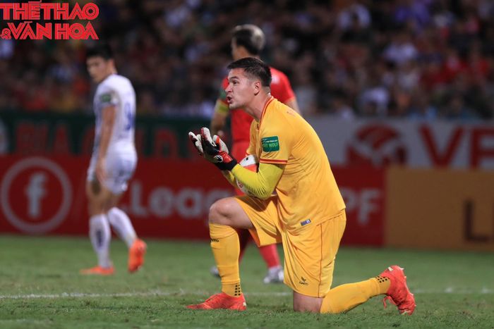 Filip Nguyễn đứng trước cơ hội vô địch V-League sau chưa đầy nửa năm chuyển đến khoác áo CLB Công an Hà Nội.Ảnh: Hoàng Linh