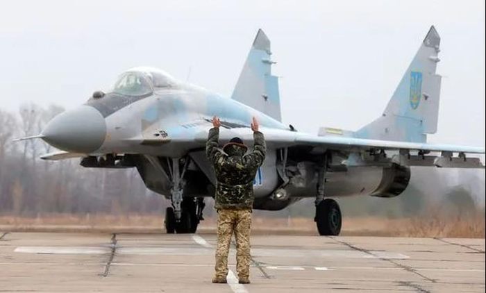 Nhưng chỉ với số máy bay chiến đấu MiG-29 ít ỏi còn lại, Không quân Ukraine có thể gây ra thiệt hại “đáng kể” cho Hải quân Nga, với sự hỗ trợ kỹ thuật và tin tức tình báo của khối NATO.