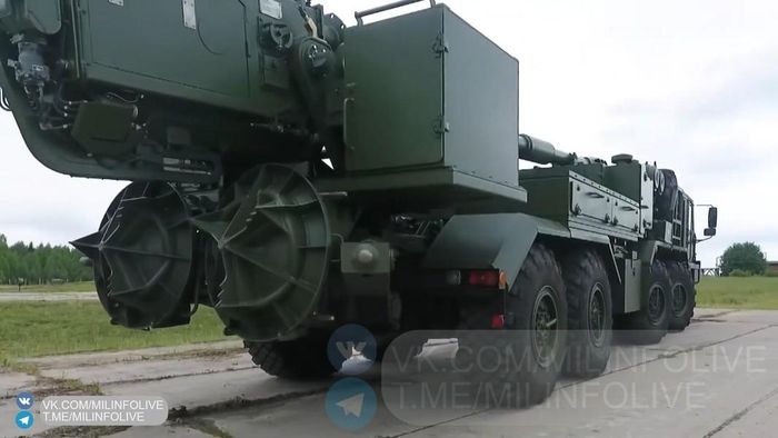Như ông Vladimir Artyakov đã làm rõ, phiên bản nâng cấp của pháo tự hành bánh lốp 2S43 Malva sẽ có tầm bắn tăng lên đáng kể.