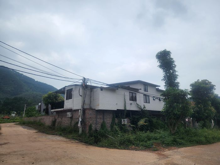 Một công trình homestay xây dựng ven hồ Ban Tiện, xã Minh Phú, huyện Sóc Sơn.