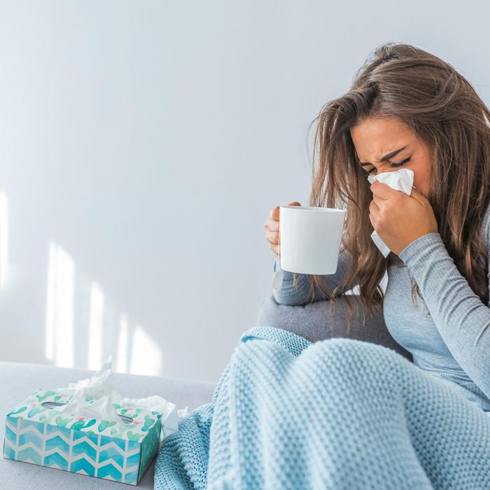 Cảm lạnh khiến cơ thể khó chịu và thường biến mất sau 7 - 10 ngày (Ảnh: ST)